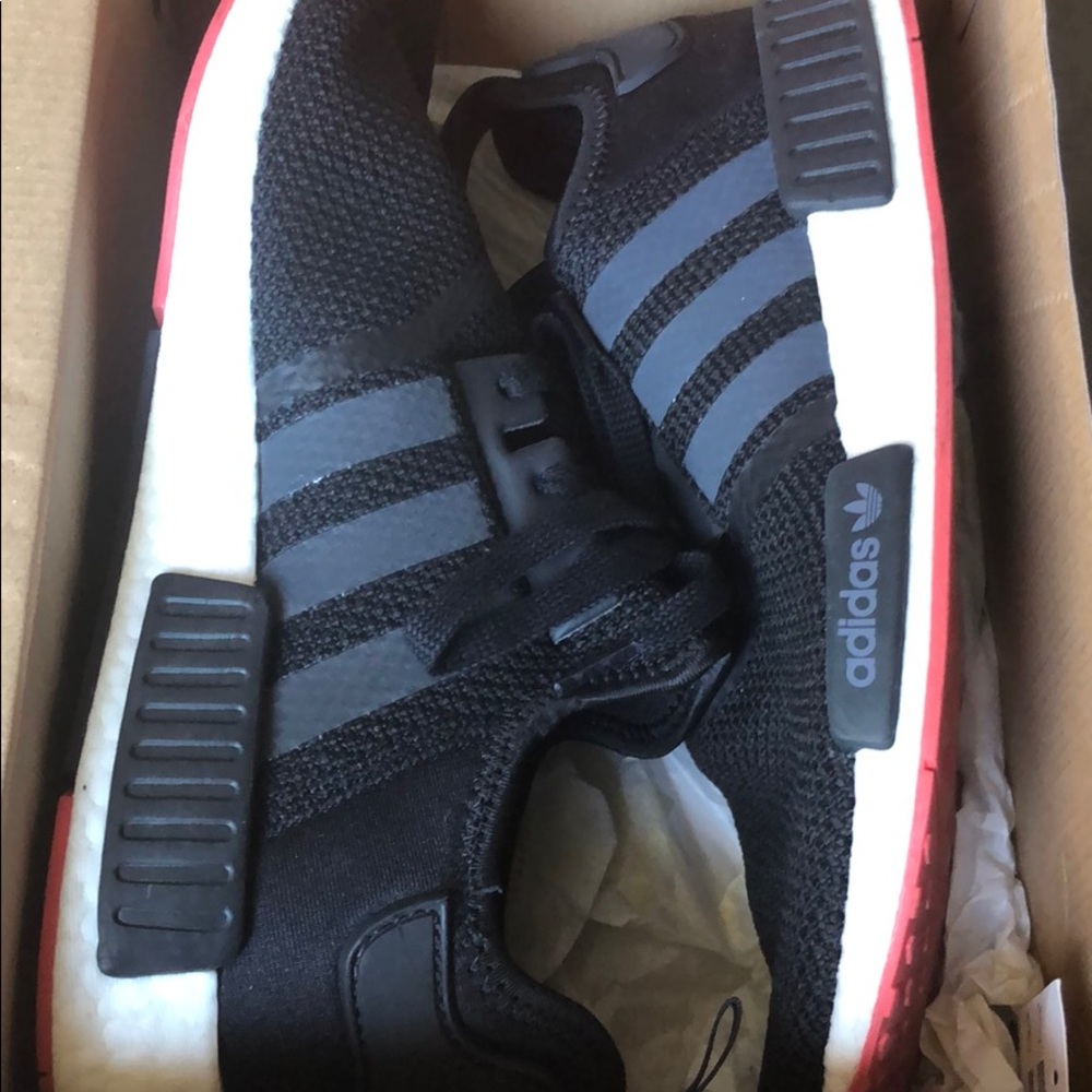 Gently used adidas men’s sneakers